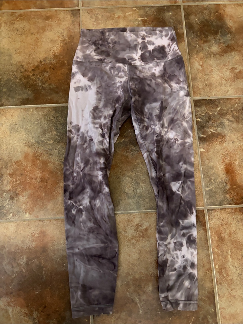 Lululemon legging size 6